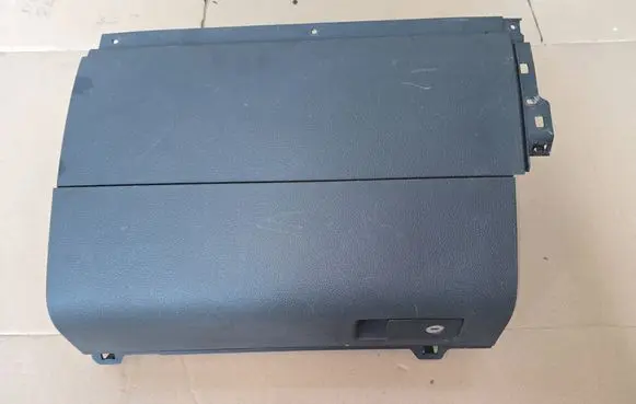 Volkswagen Touran I Glove box 1T1857097