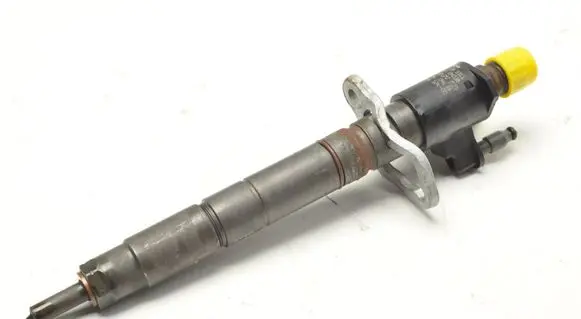 Volvo V60 Fuel injector 31303238