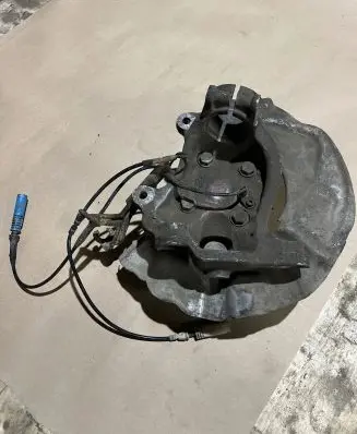 BMW 5 E60 E61 Front wheel hub spindle knuckle 6760953l