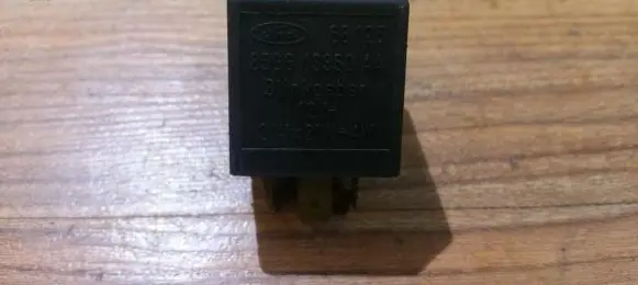 Ford Escort Other relay 85gg13350aa 68125