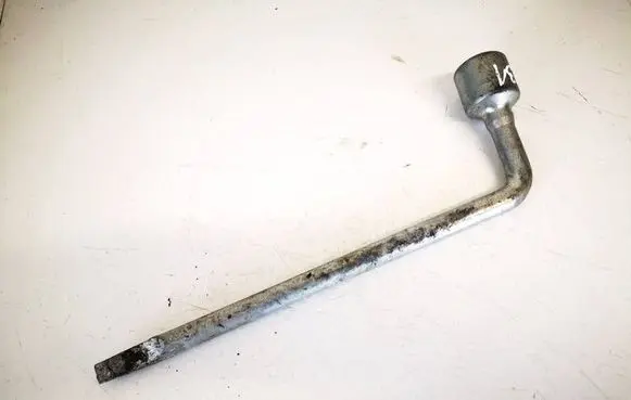 Volkswagen Transporter - Caravelle T4 Wheel nut wrench 