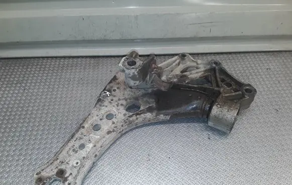 Skoda Fabia Mk2 (5J) Front lower control arm/wishbone 
