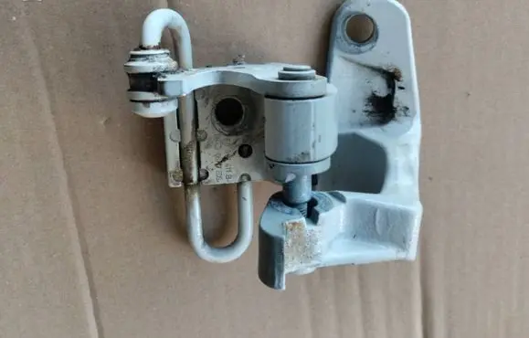 Volkswagen Transporter - Caravelle T6 Front door upper hinge 7E0831411B