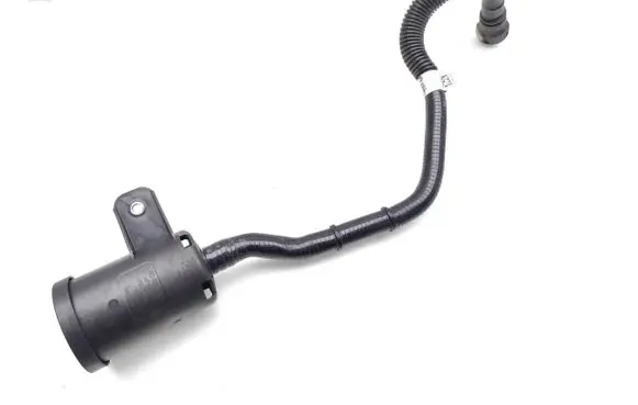 Audi A5 Breather/breather pipe/hose 8W6133366K