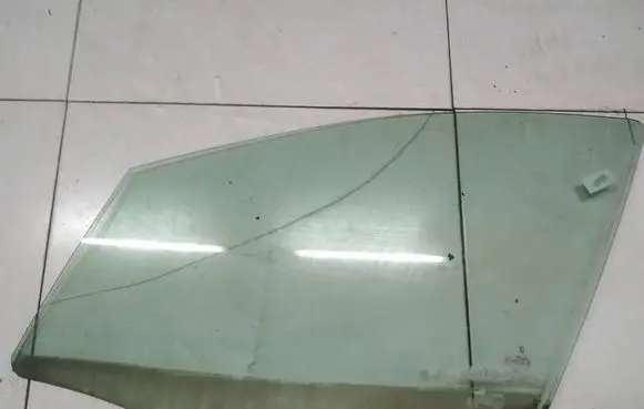 Peugeot 407 Front door window glass four-door AS2