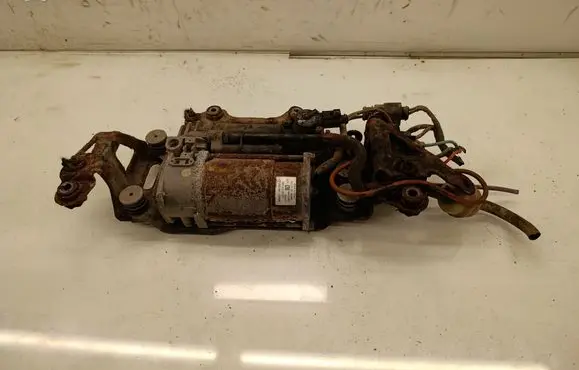Audi A8 S8 D4 4H Air suspension compressor/pump 26071446