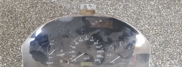 Mazda 626 Speedometer (instrument cluster)
