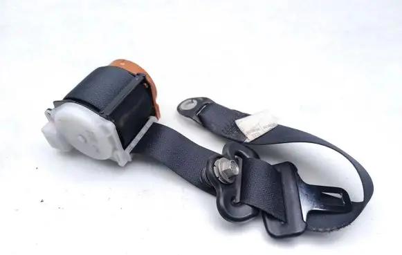 Suzuki Grand Vitara II Rear seatbelt 8496077K0 TKAB0EP565