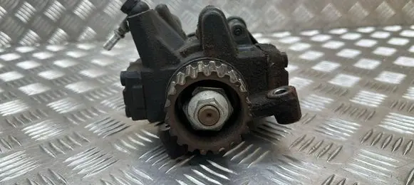 Renault Megane III Fuel injection high pressure pump 167008557R A2C53351931 H8201100115