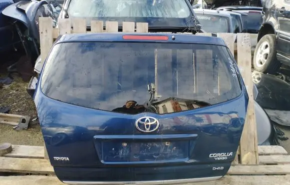 Toyota Corolla Verso AR10 Tailgate/trunk/boot lid