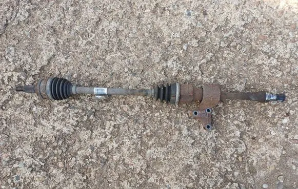 Suzuki Swift I Front driveshaft