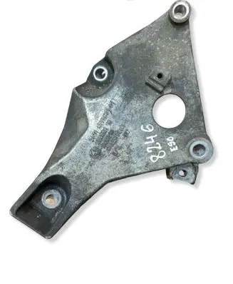 BMW 3 E90 E91 Engine mounting bracket 6775041