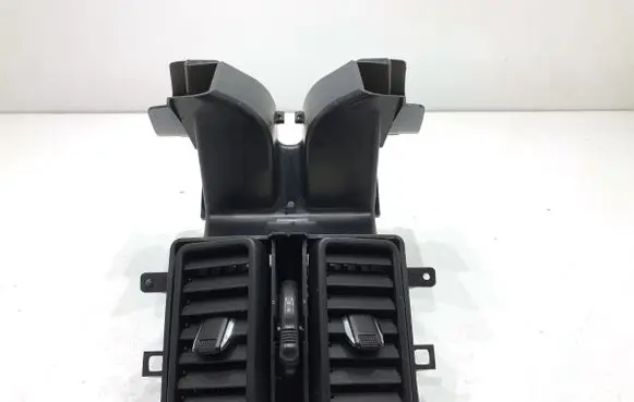 Jeep Grand Cherokee Rear air vent grill 