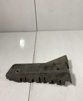 Audi A4 S4 B6 8E 8H Front bumper mounting bracket 8E0807283