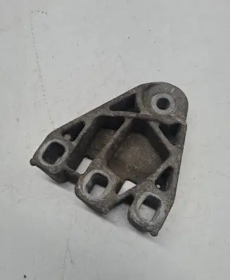 Volkswagen Transporter - Caravelle T5 Engine mounting bracket 7H0199207