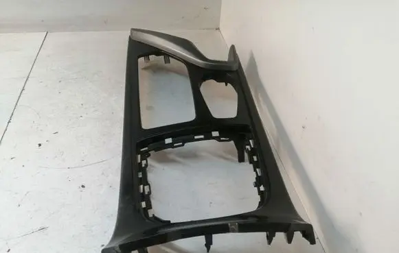 Hyundai i40 Gear shifter surround trim plastic 846513Z000