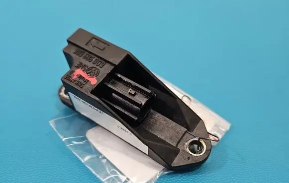 Volkswagen PASSAT B5.5 Fuel cut-off switch 5WK42895 IMPRK1533052