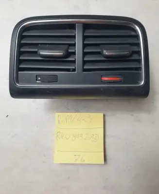 Audi A4 S4 B8 8K Rear air vent grill 8K0819203E
