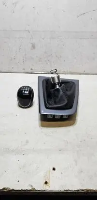 Ford Focus Gear lever shifter trim leather/knob BM51A045B79