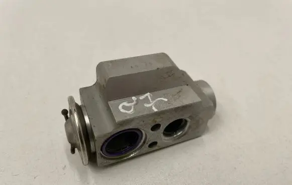 Audi Q7 4L Air conditioning (A/C) expansion valve 4L0820712 52417838 328306