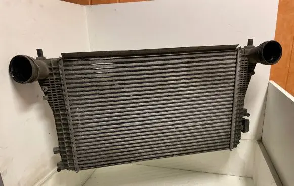 Volkswagen PASSAT B6 Intercooler radiator 3C0145805G L3398000