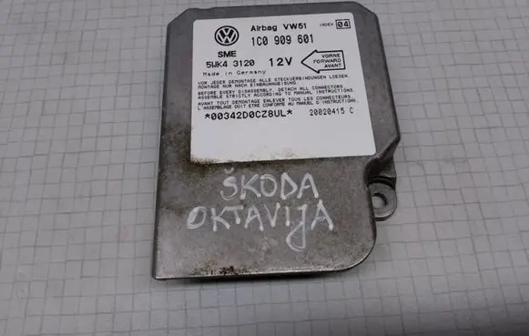 Skoda Octavia Mk1 (1U) Airbag control unit/module 1C0909601 5WK43120