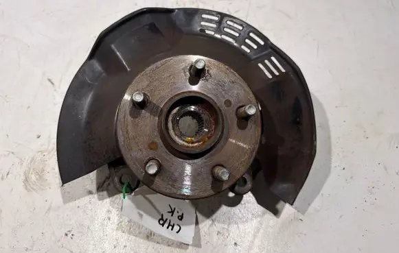 Toyota C-HR I Front wheel hub