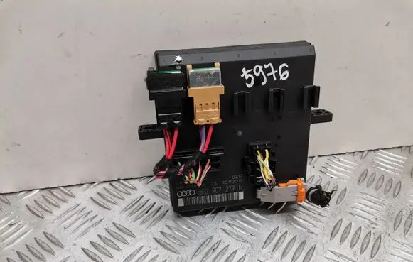 Audi A4 S4 B7 8E 8H Comfort/convenience module 8E0907279N