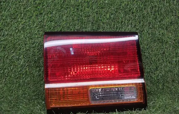Nissan Elgrand Tailgate rear/tail lights
