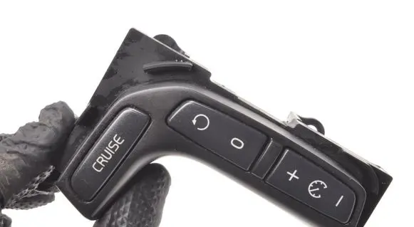 Volvo V70 Steering wheel buttons/switches 30739571