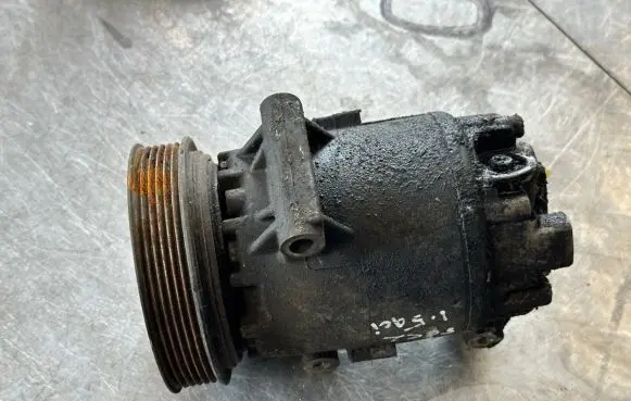 Renault Scenic II - Grand scenic II Air conditioning (A/C) compressor (pump) 8200316164