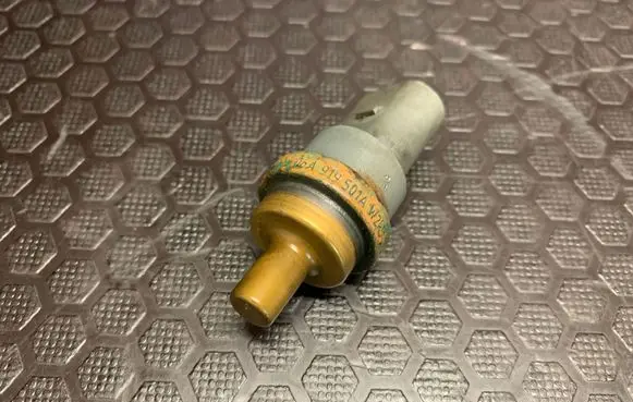 Volkswagen PASSAT B6 Coolant temperature sensor 06A919501A