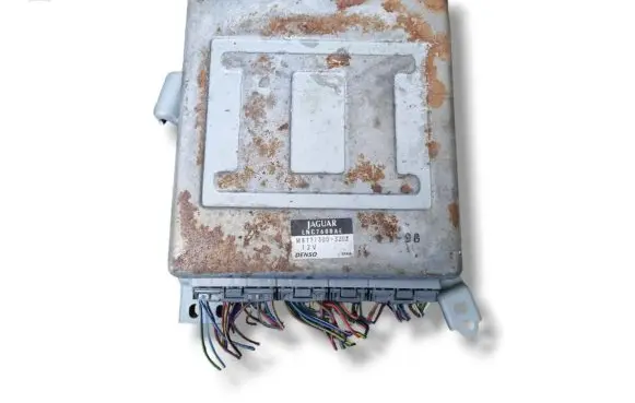 Jaguar XJ X308 Engine control unit/module ECU MB177300-3202 LNC7600AE