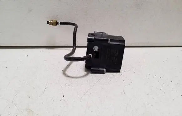 BMW X6 F16 Air suspension valve block 4722555620