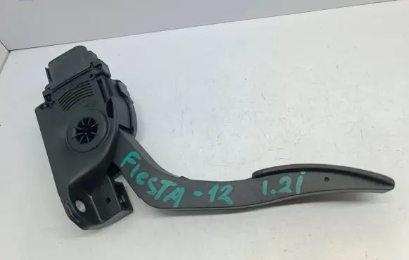 Ford Fiesta Accelerator throttle pedal 8V219F836AB 6PV00951720