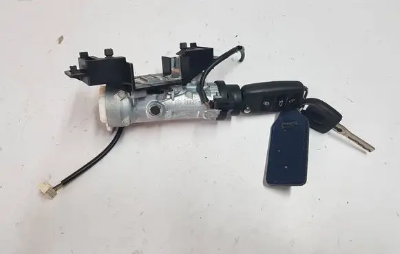 Seat Leon (1P) Front wiper linkage and motor 