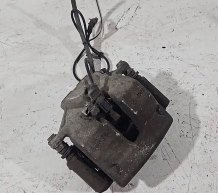 Mercedes-Benz C W204 Front brake caliper A2044212381 2044212381