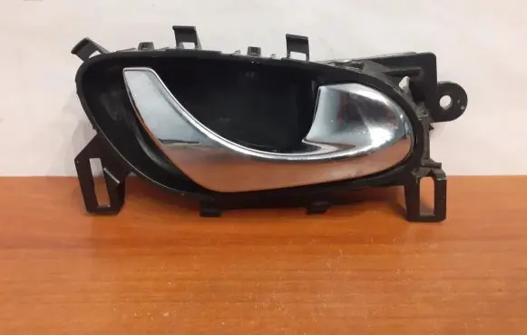 Nissan X-Trail T32 Front door interior handle 12265