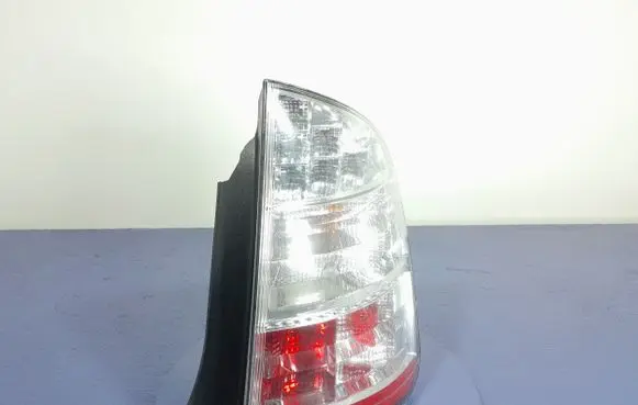 Toyota Prius (NHW20) Rear/tail lights
