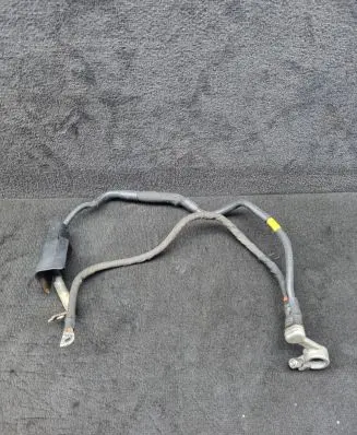 Volkswagen PASSAT B7 Positive cable (battery) 1K0971228AB