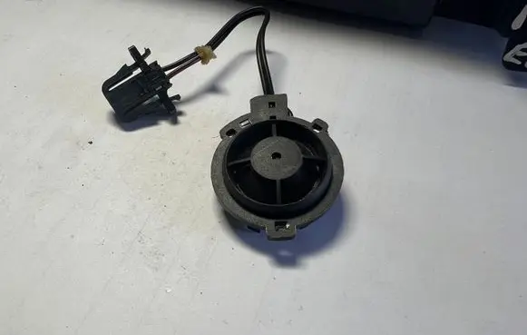 Skoda Fabia Mk2 (5J) Front door high frequency speaker 5J0035411B
