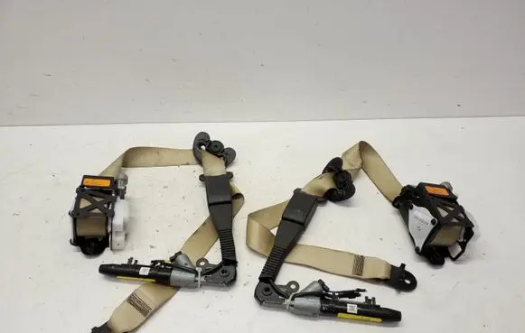 BMW X5M E70 Front seatbelt S2717196908Y S2717197009B 729596301