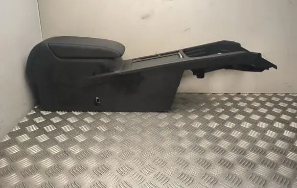 Volkswagen PASSAT B8 Center console 3G1863241