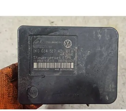 Volkswagen Golf V ABS Pump 1K0614517AD 10096003633 00007200G3