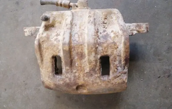 KIA Sorento Front brake caliper