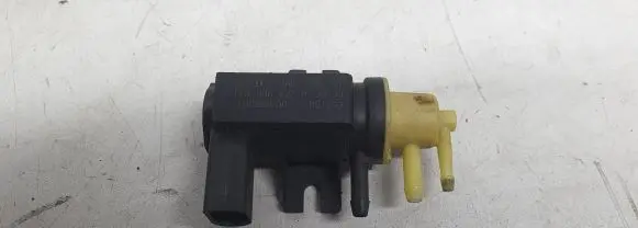 Volkswagen PASSAT B6 Vacuum valve 1K0906627A