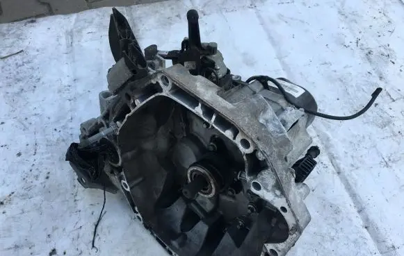 Renault Clio IV Manual 6 speed gearbox JR5335
