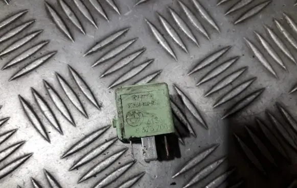 BMW 5 E34 Other relay 61368373700 61.36-8373700