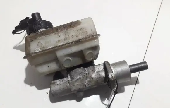 Renault Espace III Master brake cylinder 7700823486 7700823487
