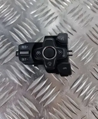 Steering wheel buttons/switches